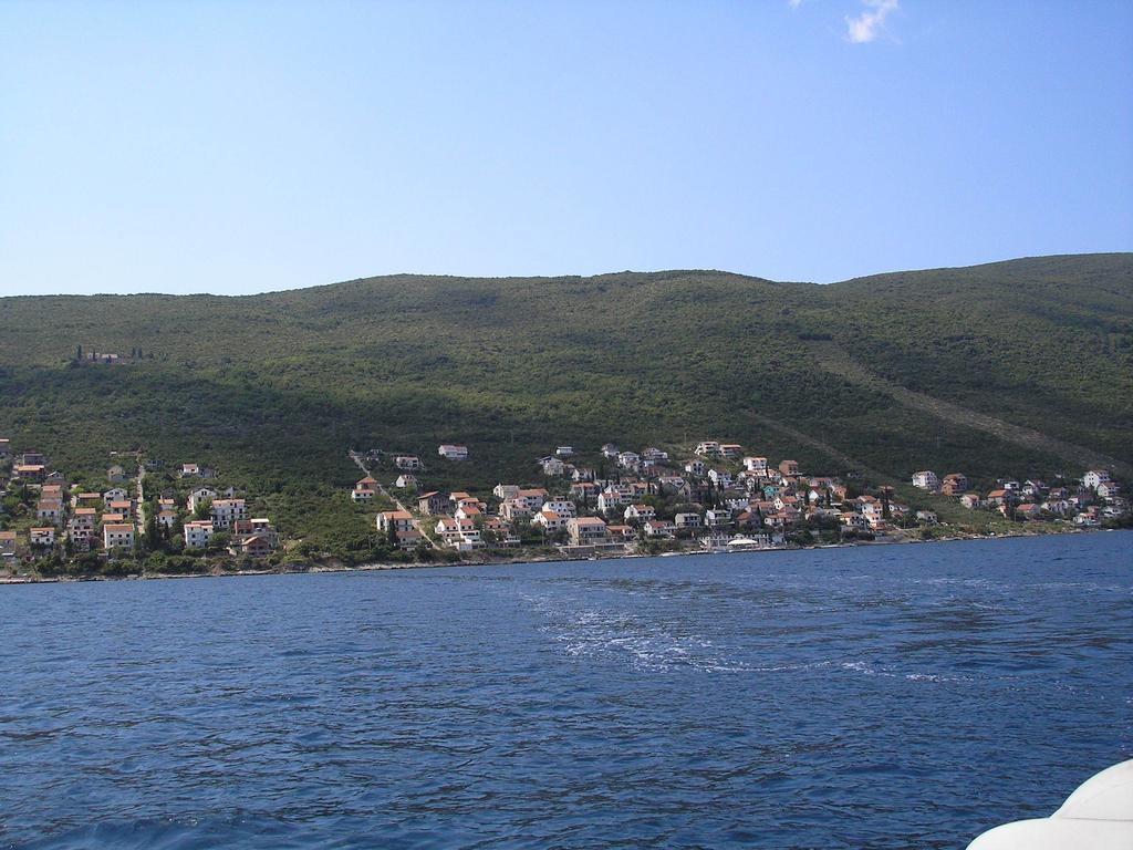 Aruba Apartments Tivat Eksteriør billede