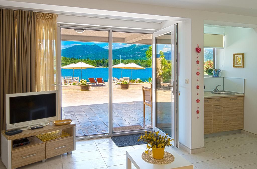 Aruba Apartments Tivat Eksteriør billede